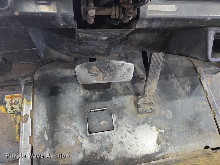 image for item DZ3862 2001 Yale GLP060TGE864 forklift