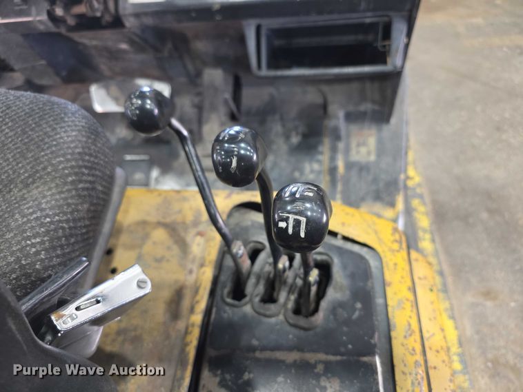 image for item DZ3862 2001 Yale GLP060TGE864 forklift