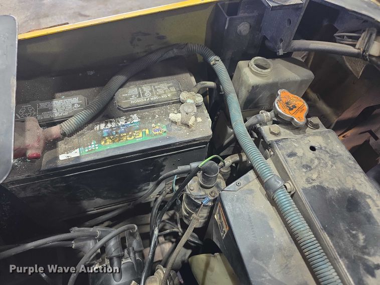 image for item DZ3862 2001 Yale GLP060TGE864 forklift