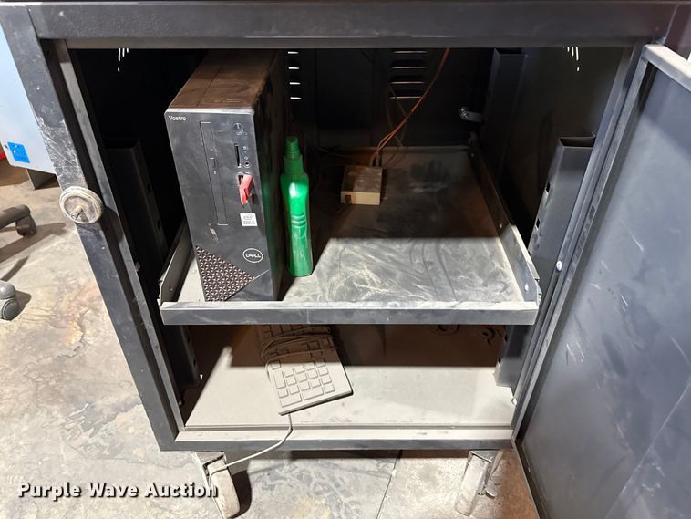 image for item DZ4983 Victor Thermal Dynamics plasma cutting table