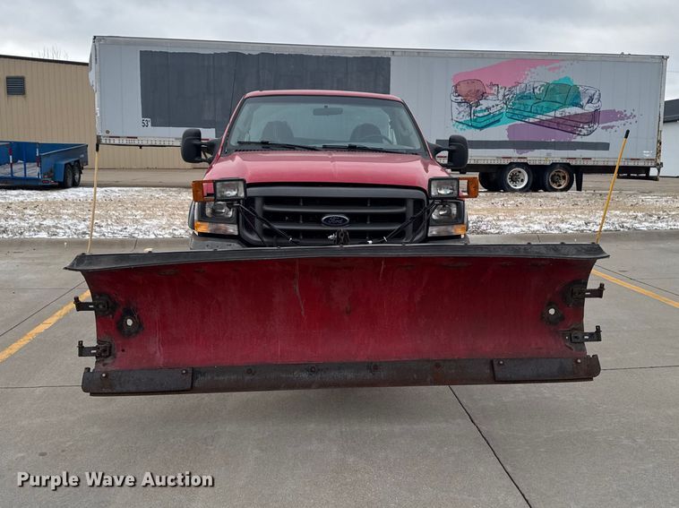 image for item EA2323 2004 Ford F350 Super Duty pickup truck