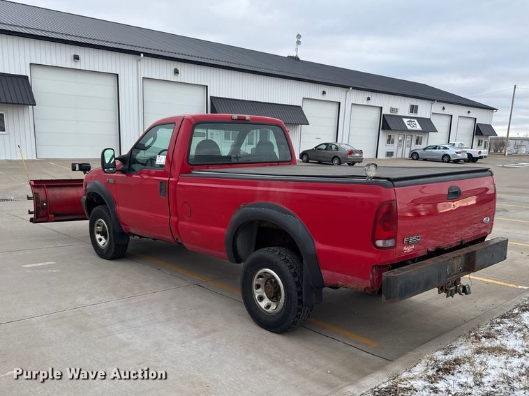 image for item EA2323 2004 Ford F350 Super Duty pickup truck