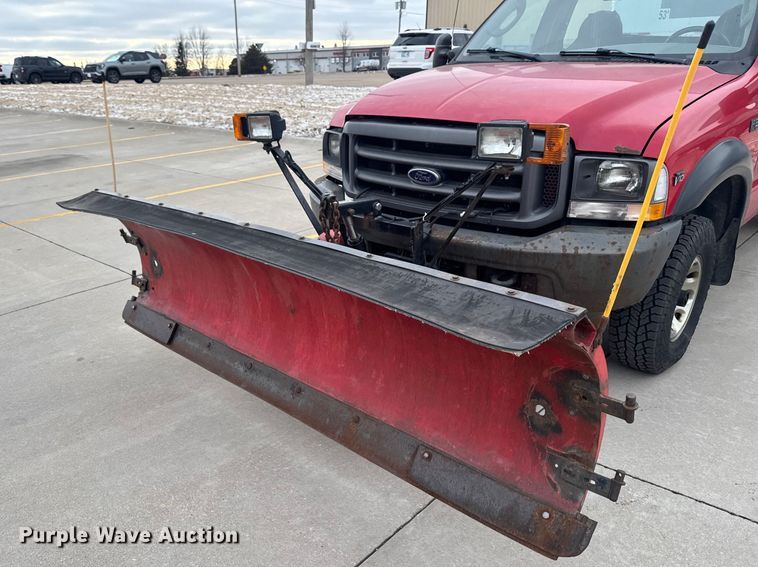 image for item EA2323 2004 Ford F350 Super Duty pickup truck