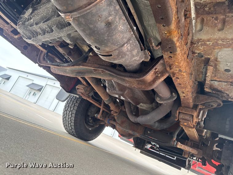 image for item EA2323 2004 Ford F350 Super Duty pickup truck