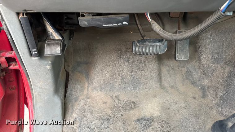 image for item EA2323 2004 Ford F350 Super Duty pickup truck