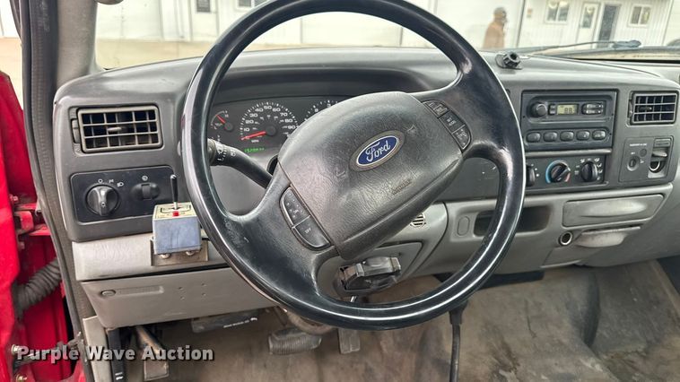 image for item EA2323 2004 Ford F350 Super Duty pickup truck