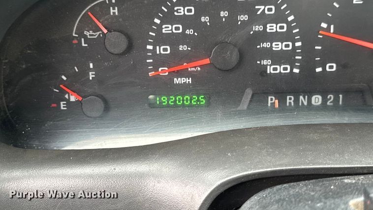 image for item EA2323 2004 Ford F350 Super Duty pickup truck