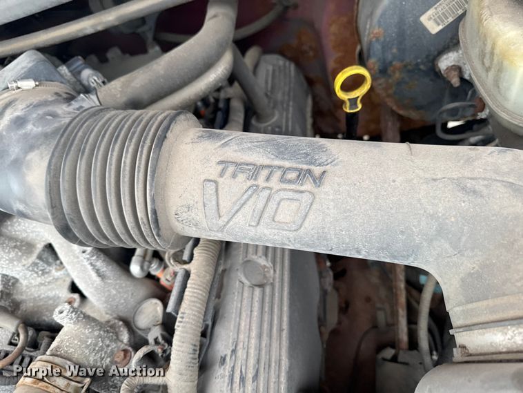 image for item EA2323 2004 Ford F350 Super Duty pickup truck