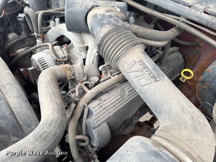 image for item EA2323 2004 Ford F350 Super Duty pickup truck