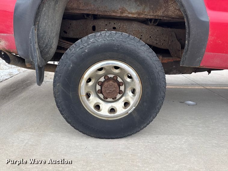 image for item EA2323 2004 Ford F350 Super Duty pickup truck