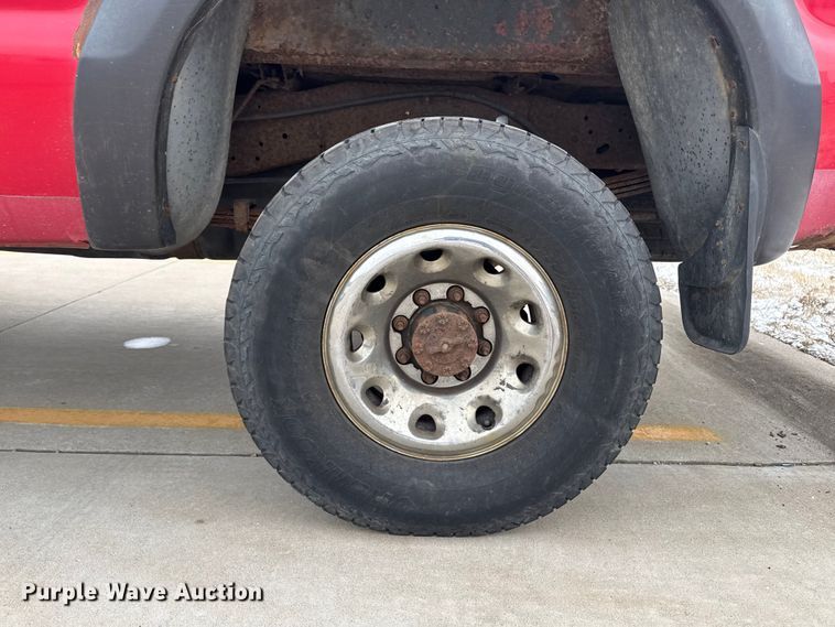 image for item EA2323 2004 Ford F350 Super Duty pickup truck