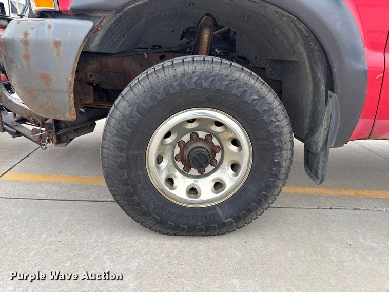 image for item EA2323 2004 Ford F350 Super Duty pickup truck