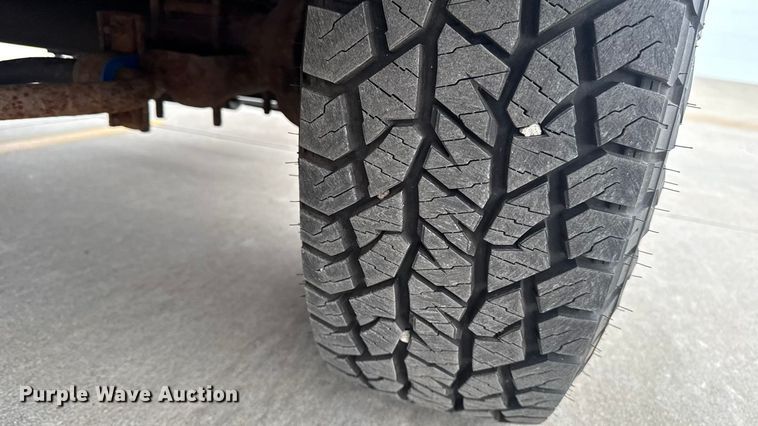 image for item EA2323 2004 Ford F350 Super Duty pickup truck