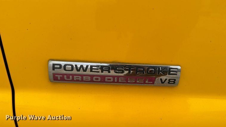 image for item EA2324 2006 Ford F350 Super Duty Crew Cab flatbed pickup truck