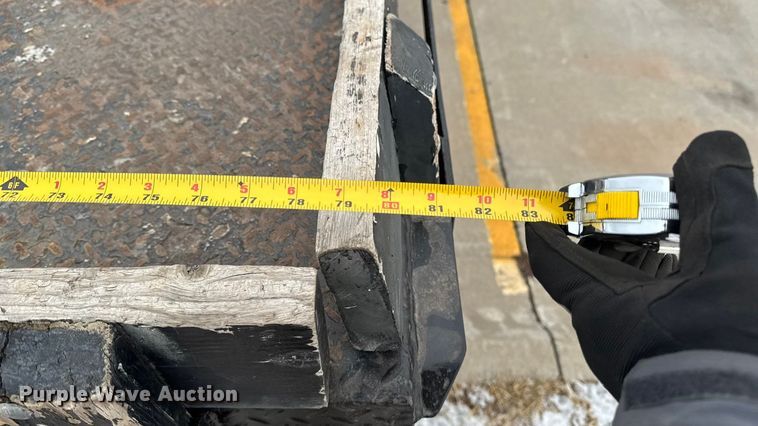 image for item EA2324 2006 Ford F350 Super Duty Crew Cab flatbed pickup truck