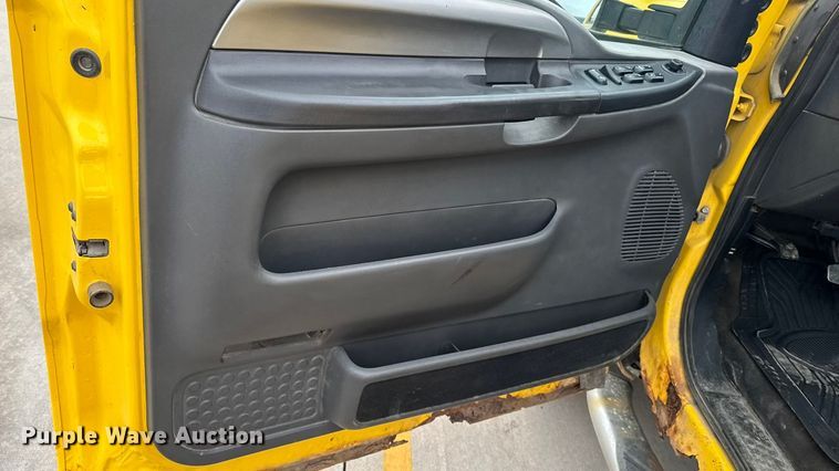 image for item EA2324 2006 Ford F350 Super Duty Crew Cab flatbed pickup truck