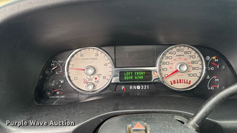 image for item EA2324 2006 Ford F350 Super Duty Crew Cab flatbed pickup truck