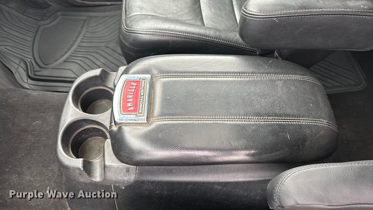 image for item EA2324 2006 Ford F350 Super Duty Crew Cab flatbed pickup truck