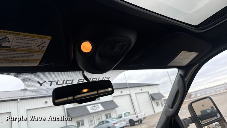 image for item EA2324 2006 Ford F350 Super Duty Crew Cab flatbed pickup truck