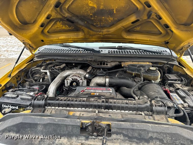 image for item EA2324 2006 Ford F350 Super Duty Crew Cab flatbed pickup truck