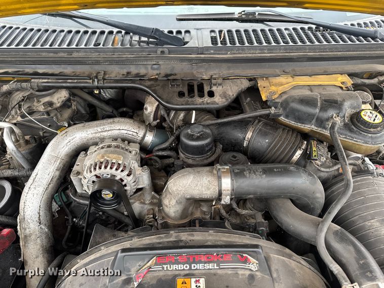 image for item EA2324 2006 Ford F350 Super Duty Crew Cab flatbed pickup truck