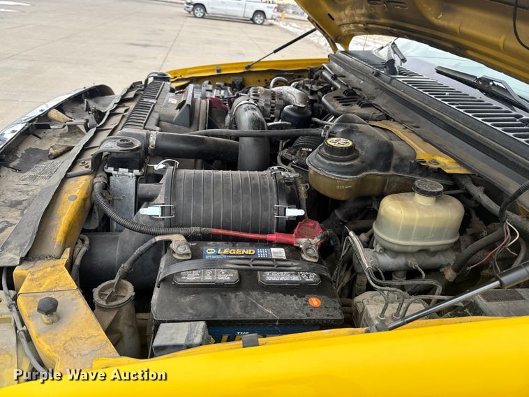 image for item EA2324 2006 Ford F350 Super Duty Crew Cab flatbed pickup truck