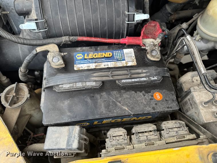 image for item EA2324 2006 Ford F350 Super Duty Crew Cab flatbed pickup truck