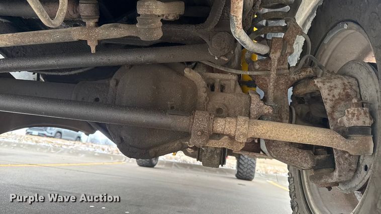 image for item EA2324 2006 Ford F350 Super Duty Crew Cab flatbed pickup truck