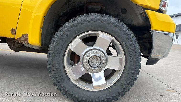 image for item EA2324 2006 Ford F350 Super Duty Crew Cab flatbed pickup truck