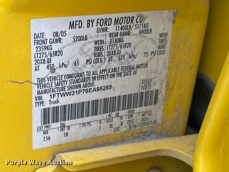 image for item EA2324 2006 Ford F350 Super Duty Crew Cab flatbed pickup truck