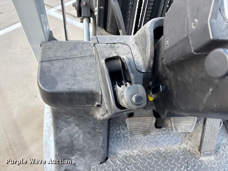 image for item EA7923 2016 UniCarriers PF50 forklift