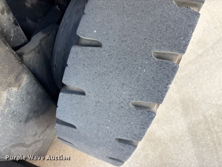 image for item EA7923 2016 UniCarriers PF50 forklift