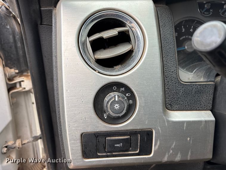 image for item EA7927 2013 Ford F150 Crew Cab pickup truck