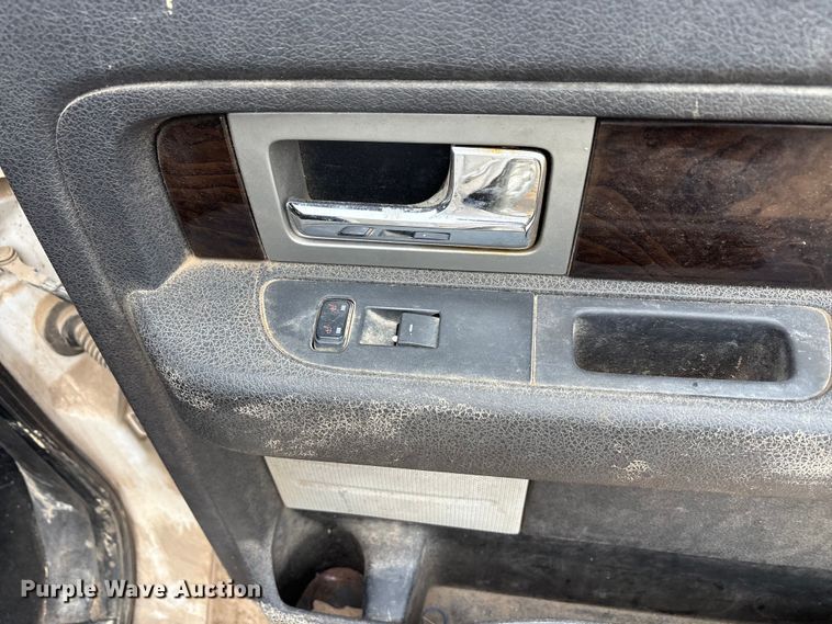 image for item EA7927 2013 Ford F150 Crew Cab pickup truck