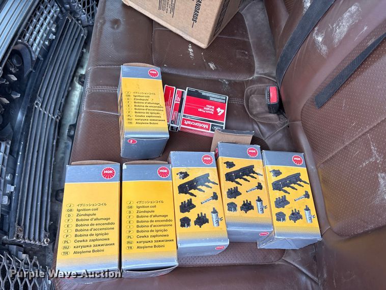 image for item EA7927 2013 Ford F150 Crew Cab pickup truck