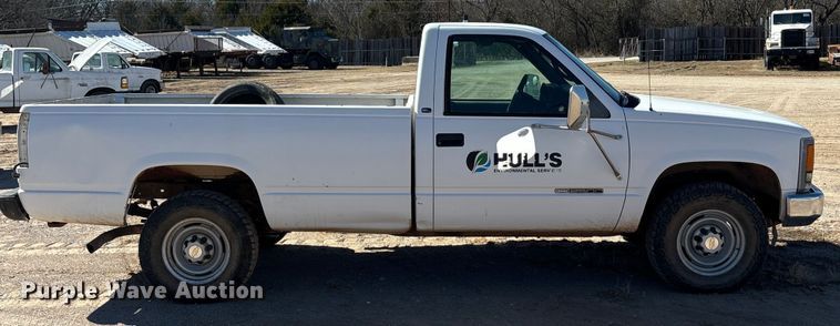 image for item EA7943 1998 GMC Sierra C2500 pickup truck