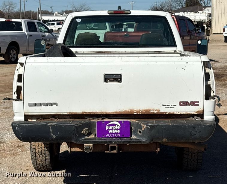 image for item EA7943 1998 GMC Sierra C2500 pickup truck