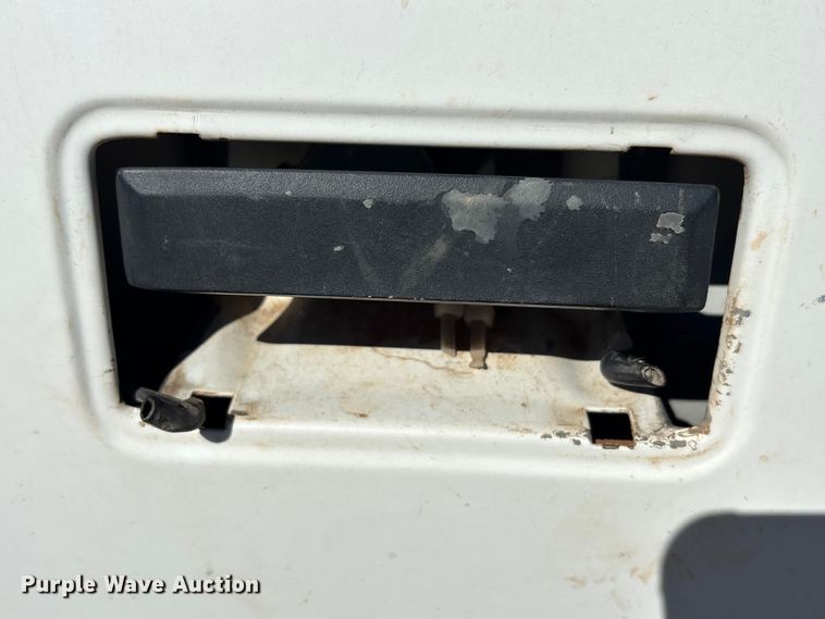 image for item EA7943 1998 GMC Sierra C2500 pickup truck