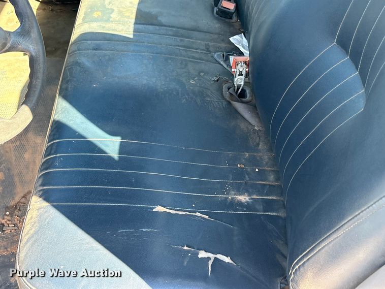 image for item EA7943 1998 GMC Sierra C2500 pickup truck