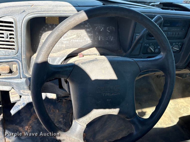 image for item EA7943 1998 GMC Sierra C2500 pickup truck