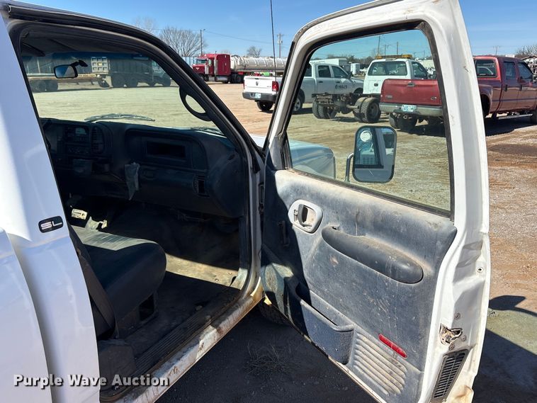 image for item EA7943 1998 GMC Sierra C2500 pickup truck