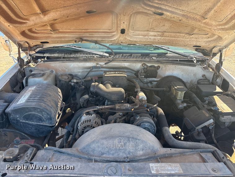 image for item EA7943 1998 GMC Sierra C2500 pickup truck