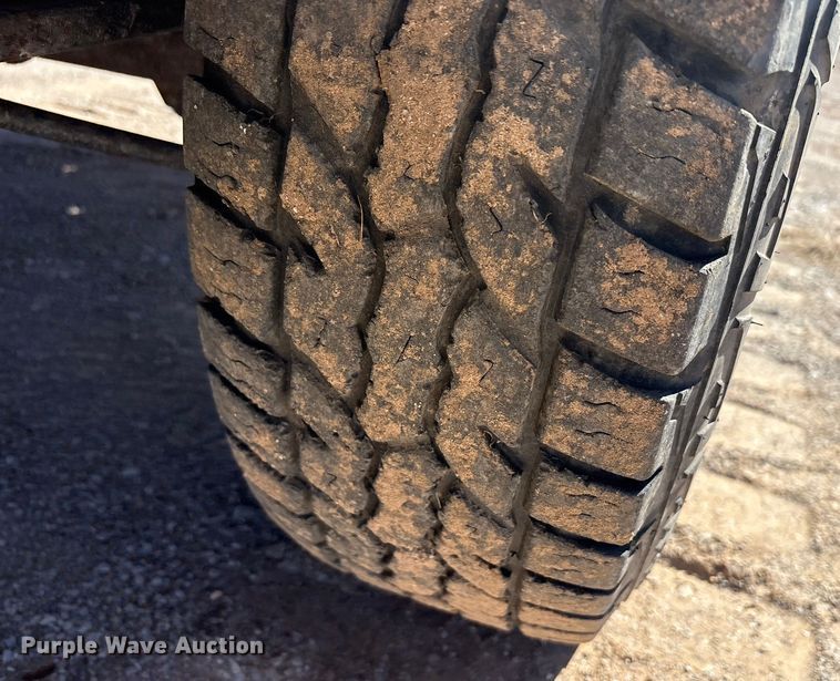 image for item EA7943 1998 GMC Sierra C2500 pickup truck