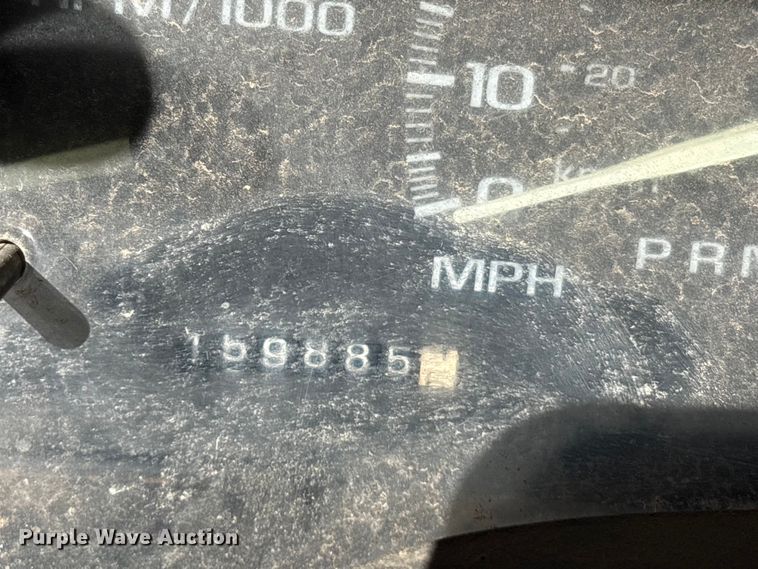 image for item EA7943 1998 GMC Sierra C2500 pickup truck