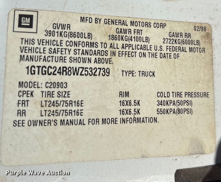 image for item EA7943 1998 GMC Sierra C2500 pickup truck