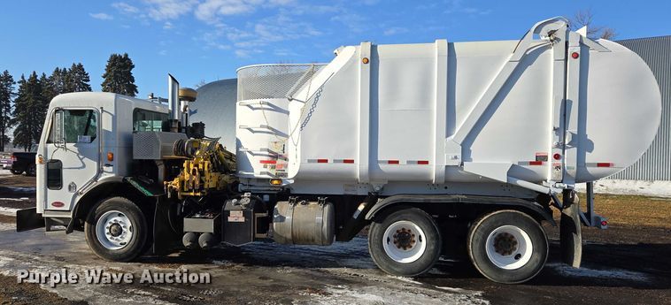 image for item EB1328 2010 Peterbilt 320 refuse truck