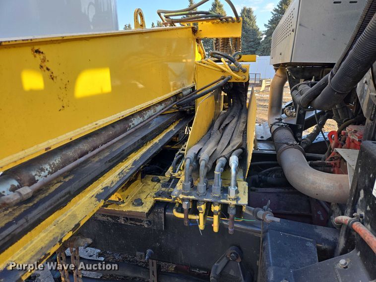 image for item EB1328 2010 Peterbilt 320 refuse truck