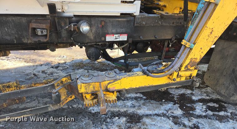 image for item EB1328 2010 Peterbilt 320 refuse truck