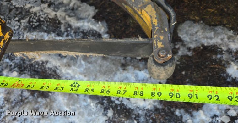 image for item EB1328 2010 Peterbilt 320 refuse truck