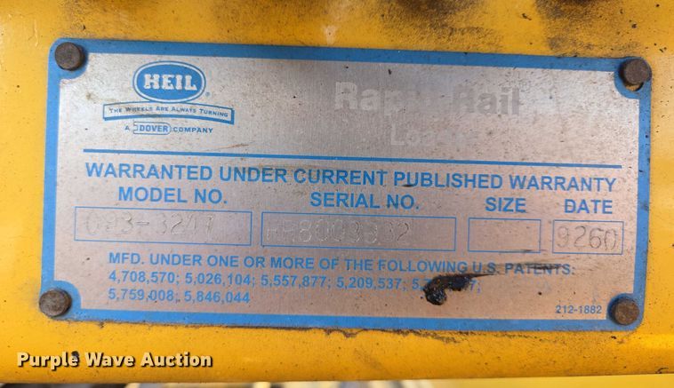 image for item EB1328 2010 Peterbilt 320 refuse truck